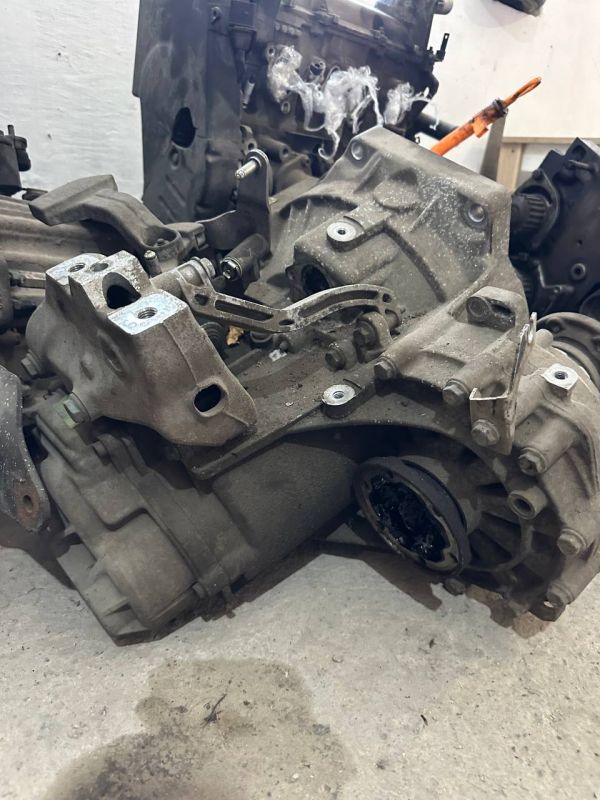 Коробка передач 6 ступка Мкп 2.0 fsi Passat b6 Golf 5 Caddy 02S300046C