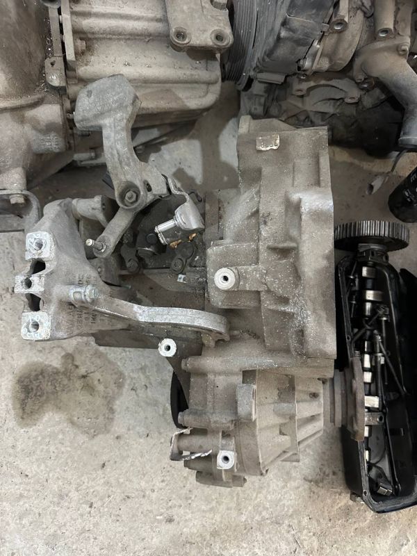 Коробка передач 6 ступка Мкп 2.0 fsi Passat b6 Golf 5 Caddy 02S300046C