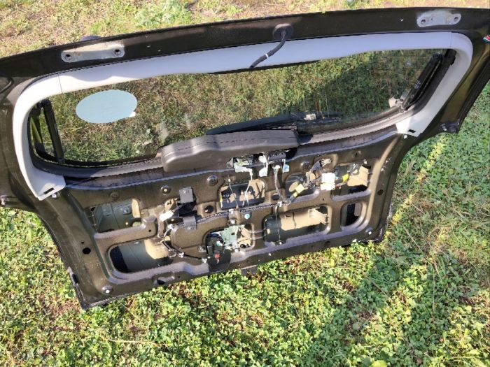 Задня ляда кришка багажника Tucson Туксон Хендай Hyundai взборі або гола