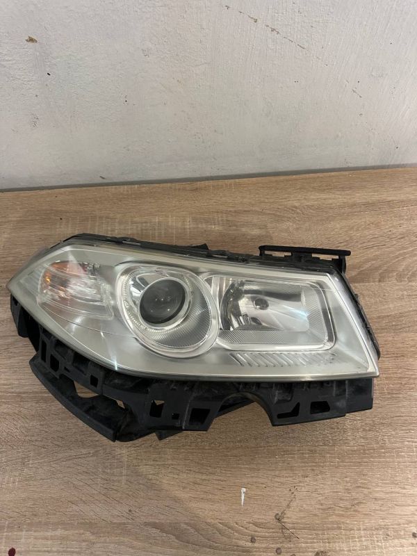 Фара передня права Рено меган RENAULT MEGANE 2 2006-2009 Уцінка Дефект