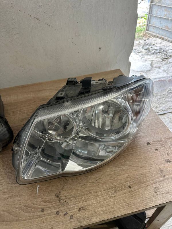 Фара передня ліва права Chrysler Voyager 4 Крайслер Вояжер (2001-2004) до рестайл