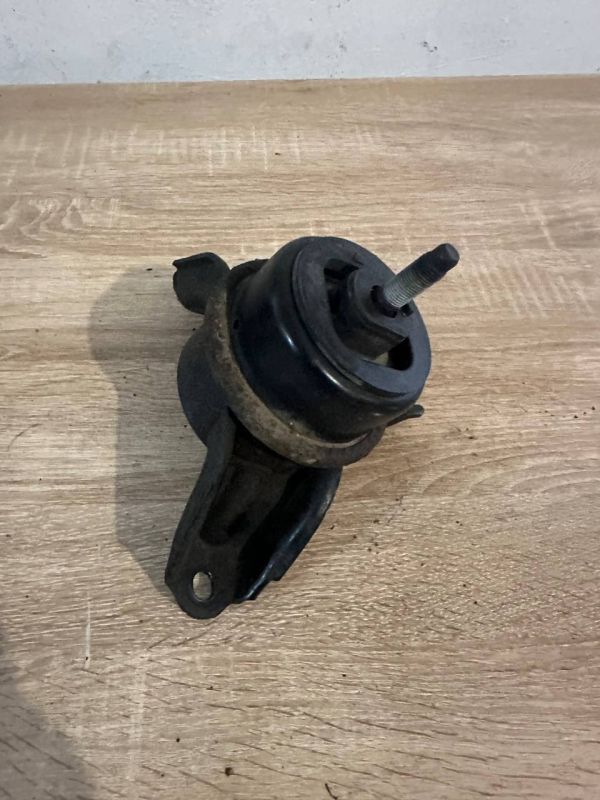 Кронштейн (подушка) двигуна 21810-2T000 Хюндай Соната Hyundai Sonata 6 VI YF 2.0 16V G4KH