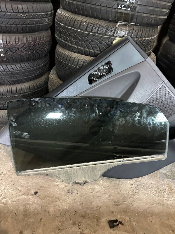 Скло дверей заднє ліве 83411-3S010 Хюндай Соната Hyundai Sonata 6 VI YF 2.0 16V G4KH